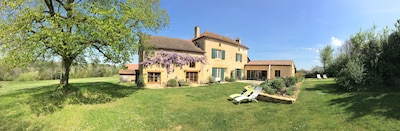 Large, comfortable French farmhouse to relax and recharge 