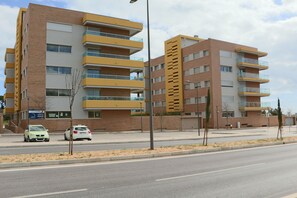 Main avenue, front view of the block