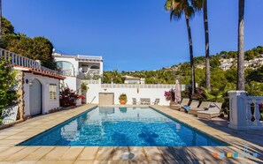 Villa with private pool only 3 km from Cala Baladrar