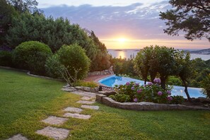 view from master bedroom, poollevel
