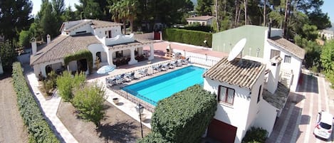 Villa , Pool , Guest house , tennis court and Grounds 