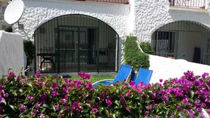 Garden & covered terrace