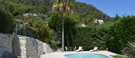 Private pool, outdoor shower and  stunning views