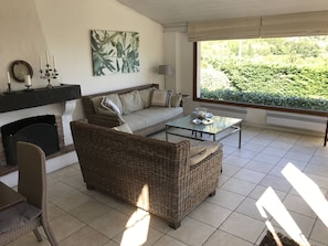 Living Room with open plan kitchen