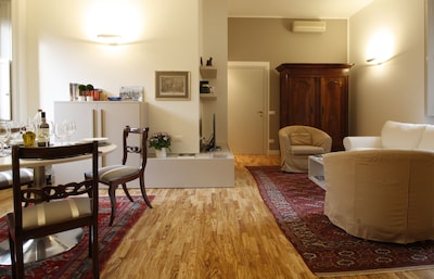 Casa Mimma, apartment in historic residence in the center of Pavia, 30 min from Milan