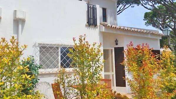 Three Bedroom Townhouse close to Praca in Vale do Lobo T130 - 1