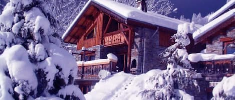 Picturesque Chalet in Deep Snow