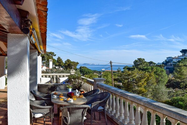 Terrace with sea view