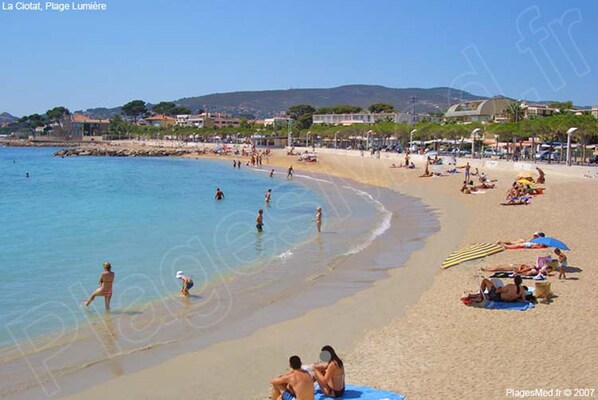 Beach of La Ciotat a few meters from apartment