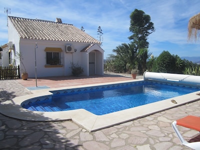 SECLUDED VILLA , PRIVATE HEATED POOL, AIR-CON & INTERNET, IN A BEAUTIFUL SETTING
