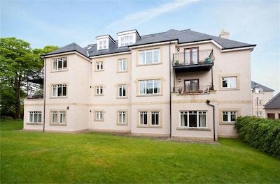 Spacious and luxurious, Barnton - Cramond, Edinburgh - near golf, city, sea 