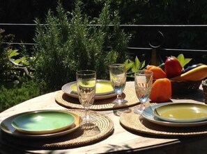 Outdoor dining