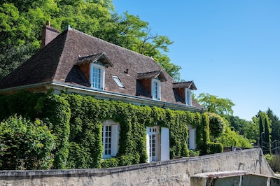 Luxury House on the Chateau des Ormeaux's park.