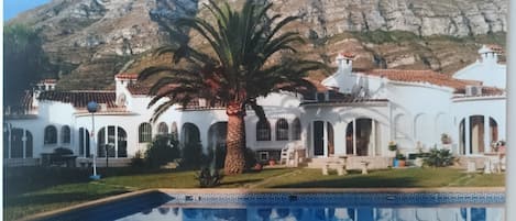 Looking at the house with Montgo mountain in the background