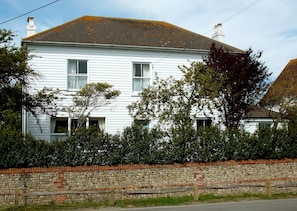 South facade, holiday home to rent West Wittering