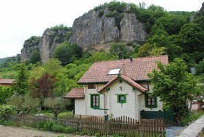 Entre peñas y bosques