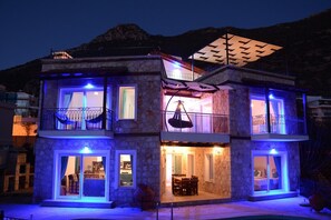 Villa Josh at night.