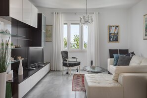 Living room with a sea view.