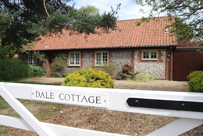 Charming Detached Cottage In Popular Coastal Village of Thornham