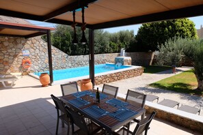 Patio area for alfresco dining. 