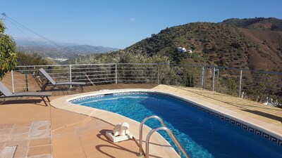 Casa privada, piscina, AIRE Acondicionado , WIFI gratis, vistas, vallado 
