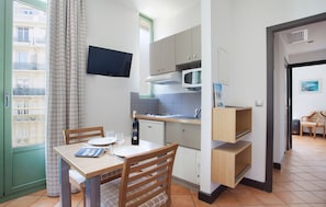 Prepare a small meal in your kitchenette.
