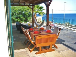 The perfect terrace for family meals