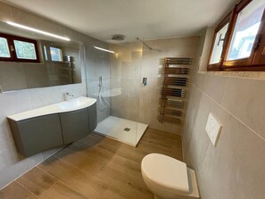 Ensuite Bathroom first floor
