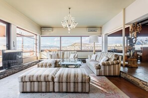 Spacious and luminous living room