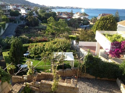 B&B Magna Grecia:villa con giardino a due passi dal mare