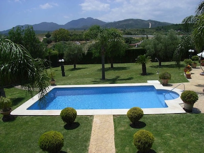 Casa Margarita, 5 Bed Villa set in wonderful tropical gardens with large pool