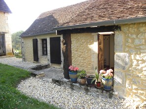 Front entrance of the old part of the Bread Oven.