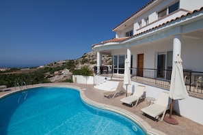 Mountain view to side and rear, as well as those sea views!