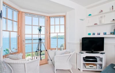 Expansive sea & lighthouse views. Luxury apartment on Devon clifftop