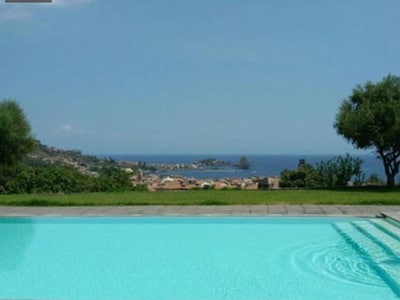 Panorama und Entspannung in Aci Castello