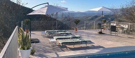 Sun patio and bar area