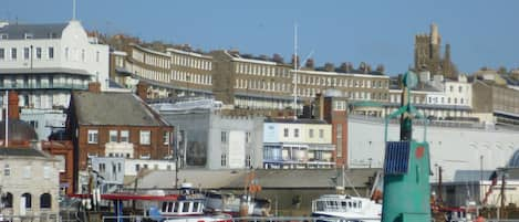 Wellington Crescent from a distance
