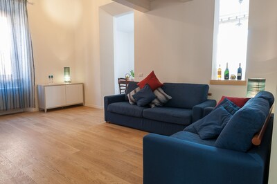 Voll ausgestattete Wohnung im Zentrum von Terracina renoviert