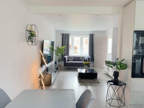 open plan dining, kitchen, lounge