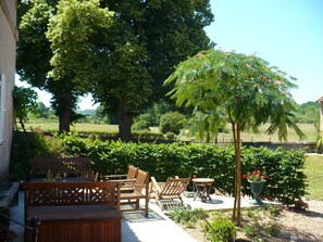 terrasse devant la maison