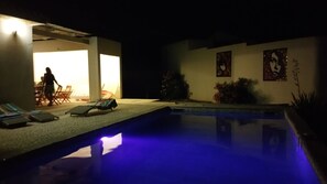 piscine de nuit
