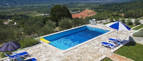 Private Pool for exclusive use of guests renting Villa Oliva 