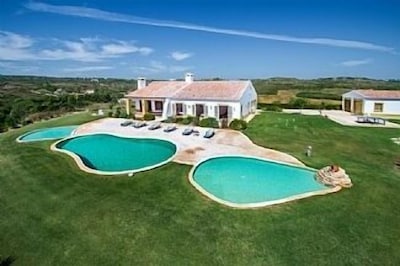 Fabulous 5 Bedroom Villa With 3 Swimming Pools Set In 3 Acres 