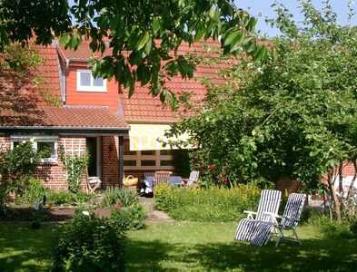Wohlfühlhaus mit großem Garten in schöner Natur nahe der Ostsee