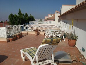South facing solarium excellent for sunbathing with views of the salt lakes.