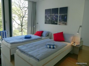 1. Schlafzimmer mit 2 Einzelbetten 90x200cm