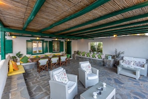 outdoor chilling area