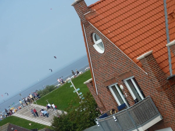 Süd-West-Balkon mit Deich-, Meer- und Inselblick