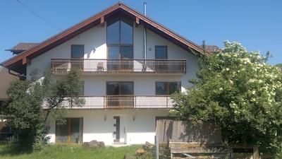 160 sqm gallery apartment in a quiet hamlet southeast of Munich (MVV area)