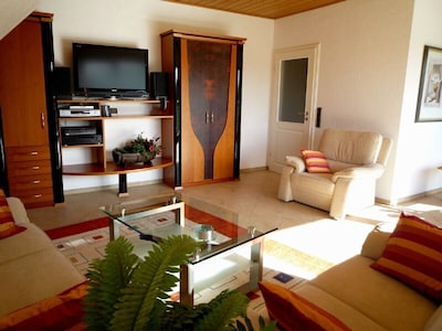  Tan bueno como nuevo 3 habitaciones-Lux.-Whg. en una casa de 2 familias, aproximadamente 100 m2, todo Confort.
